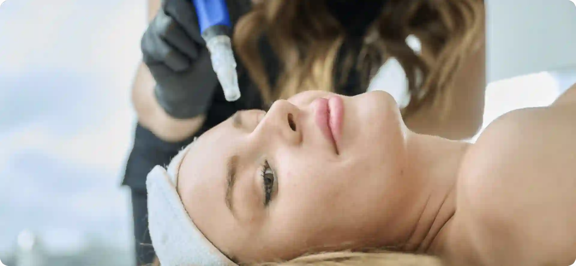 How Do Microneedles Trigger New Collagen and Elastin in Loose Skin Leigh-on-Sea?